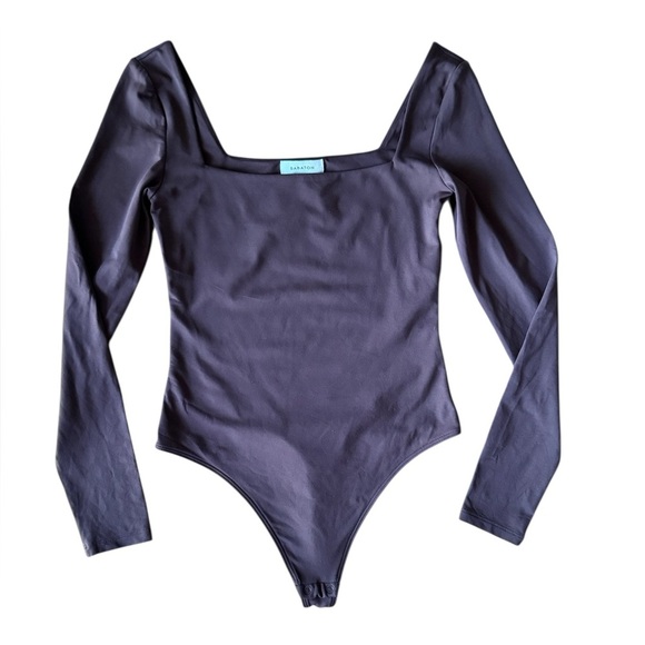 Aritzia Babaton Medium Contour Bodysuit Brown Square Neck Long Sleeve Thong Snap - Picture 1 of 6